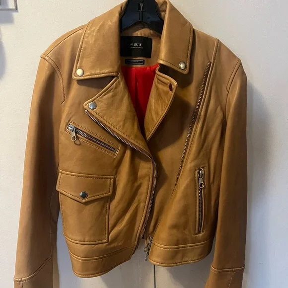 Buttery soft Toffee color Leather Jacket purchased at Harrods- perfect 4 spring - Picture 5 of 6